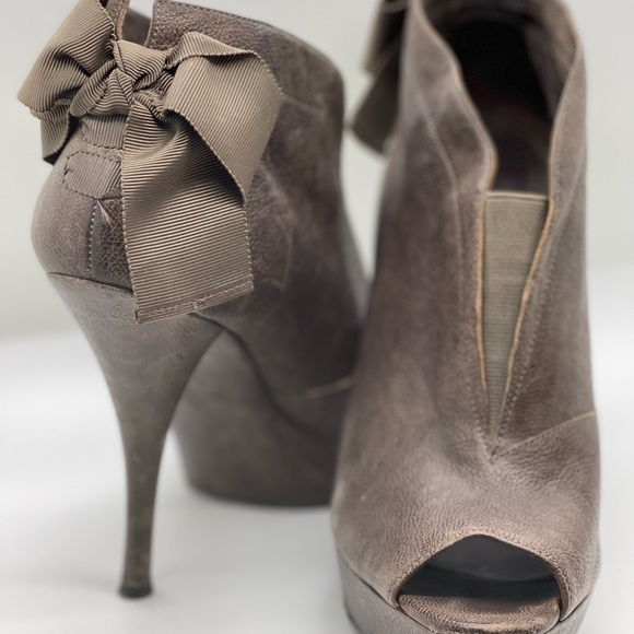 Vera Wang Royce Gray Platform Ankle Booties - Picture 2 of 5